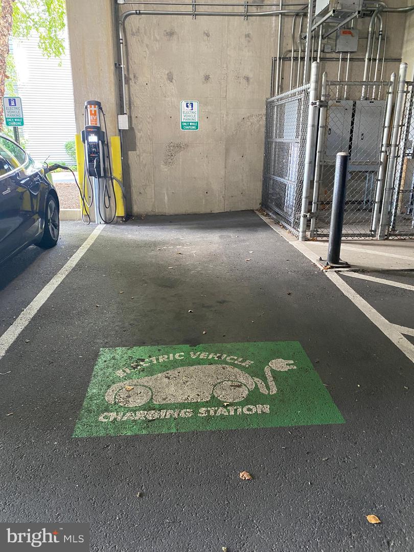 901 N Penn St #P1905