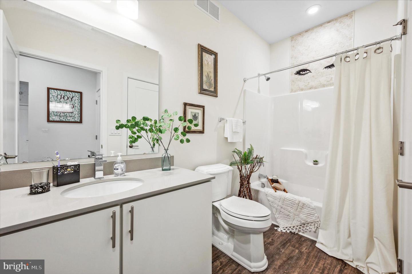 2077 Ridge Ave #2301