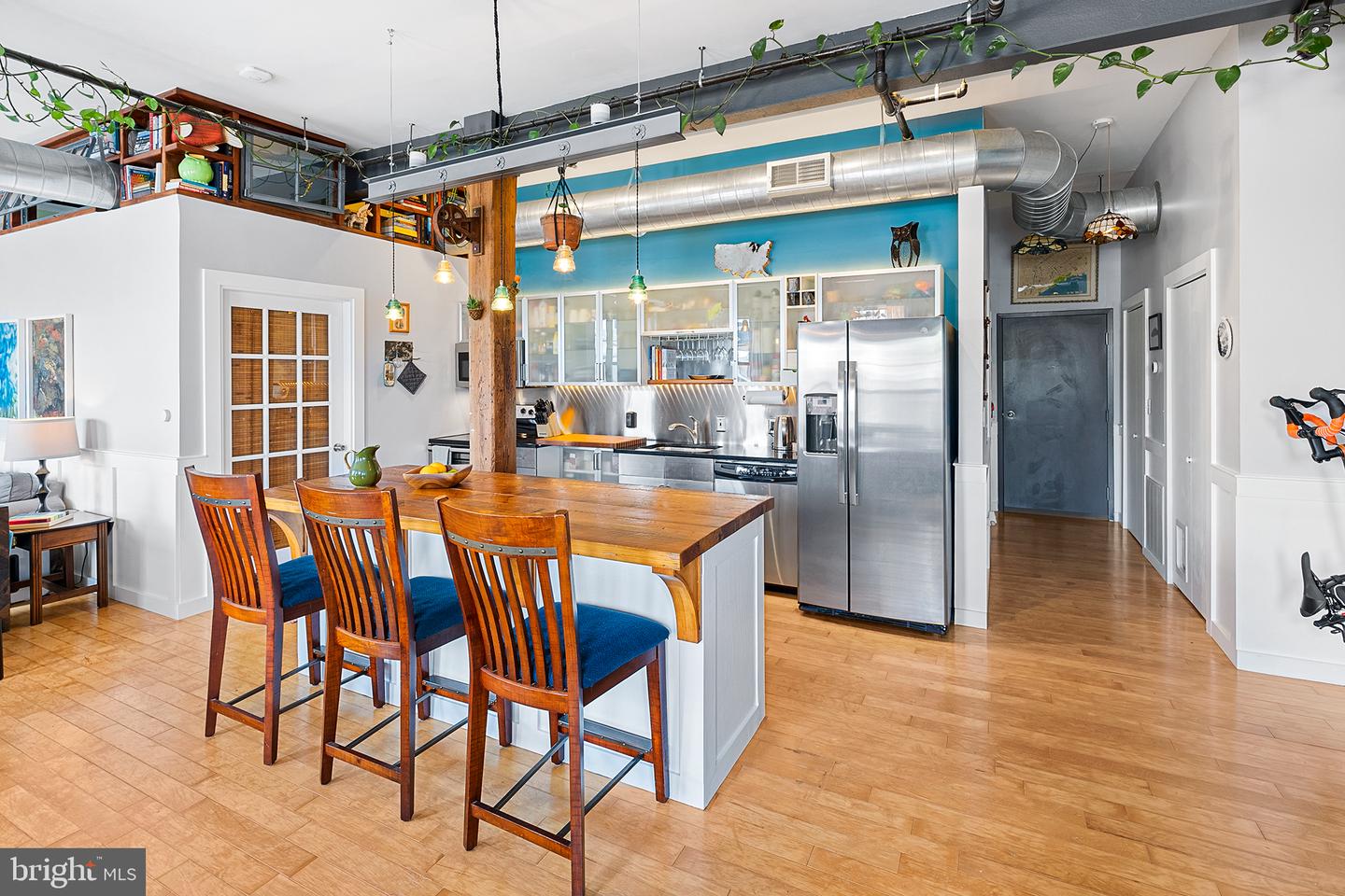 1125 E Columbia Ave #202