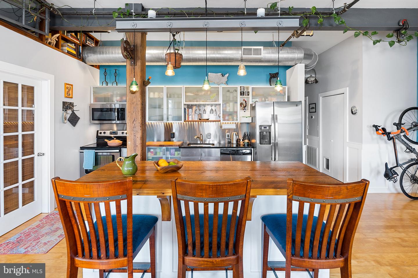 1125 E Columbia Ave #202