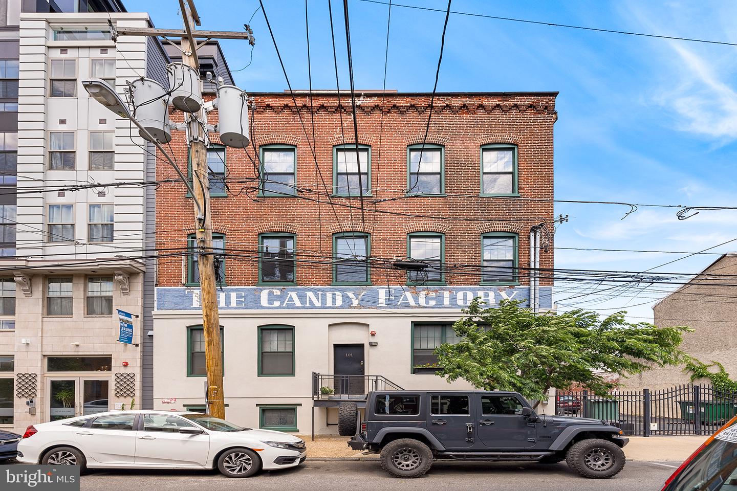 1125 E Columbia Ave #202