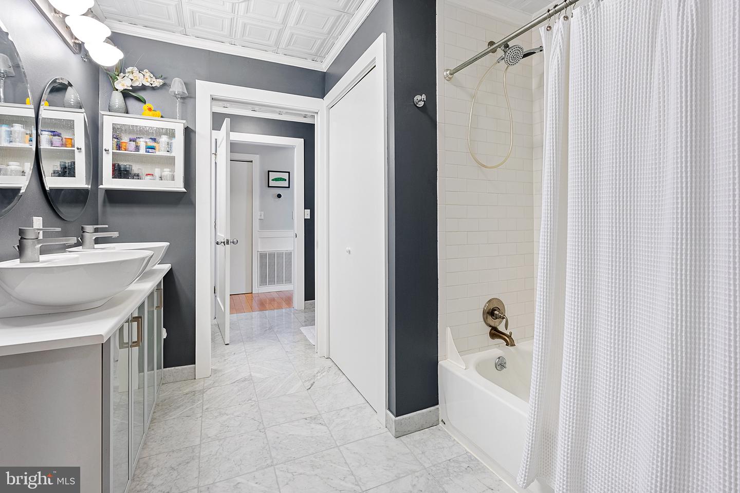 1125 E Columbia Ave #202