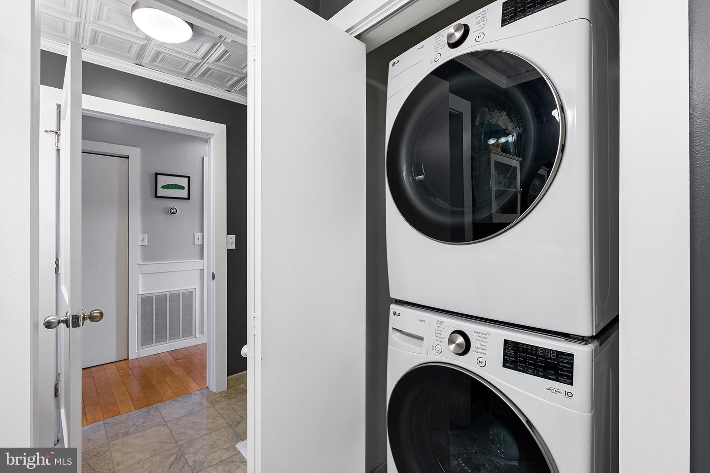 1125 E Columbia Ave #202