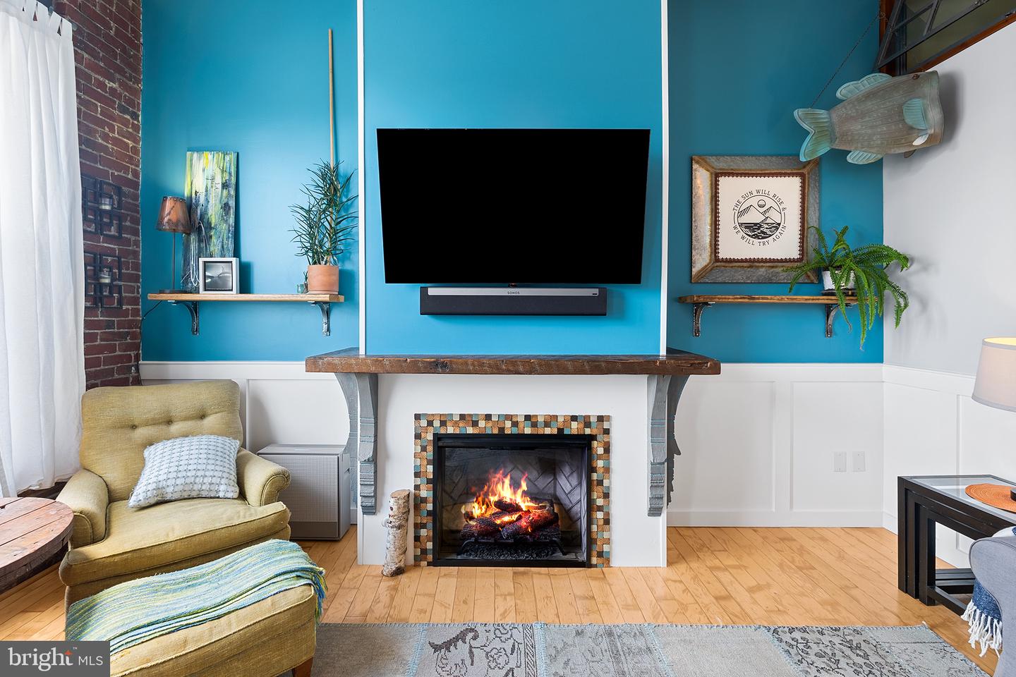 1125 E Columbia Ave #202