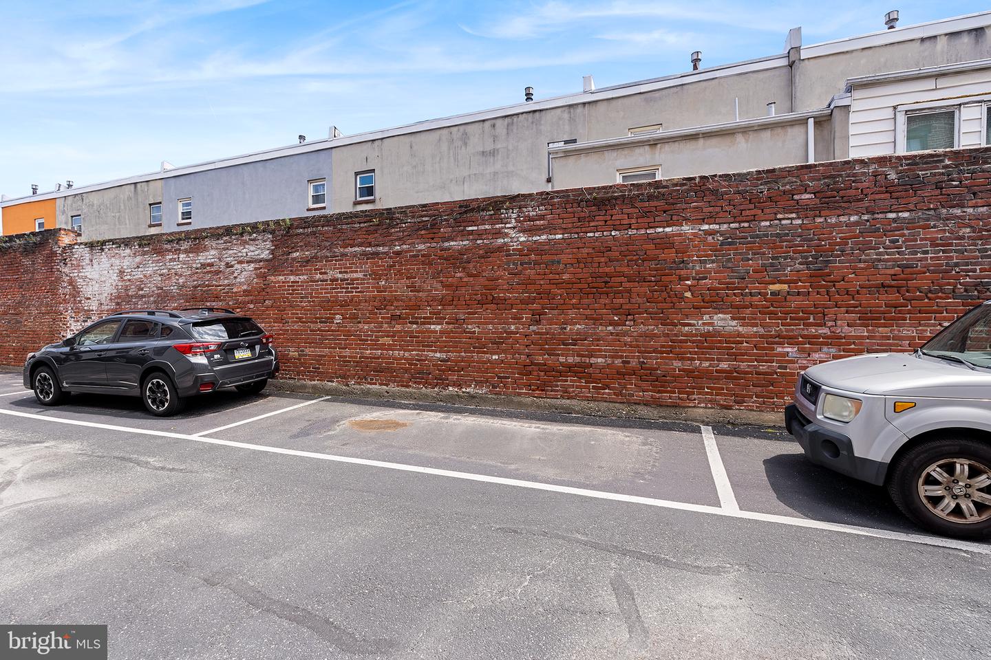 1125 E Columbia Ave #202