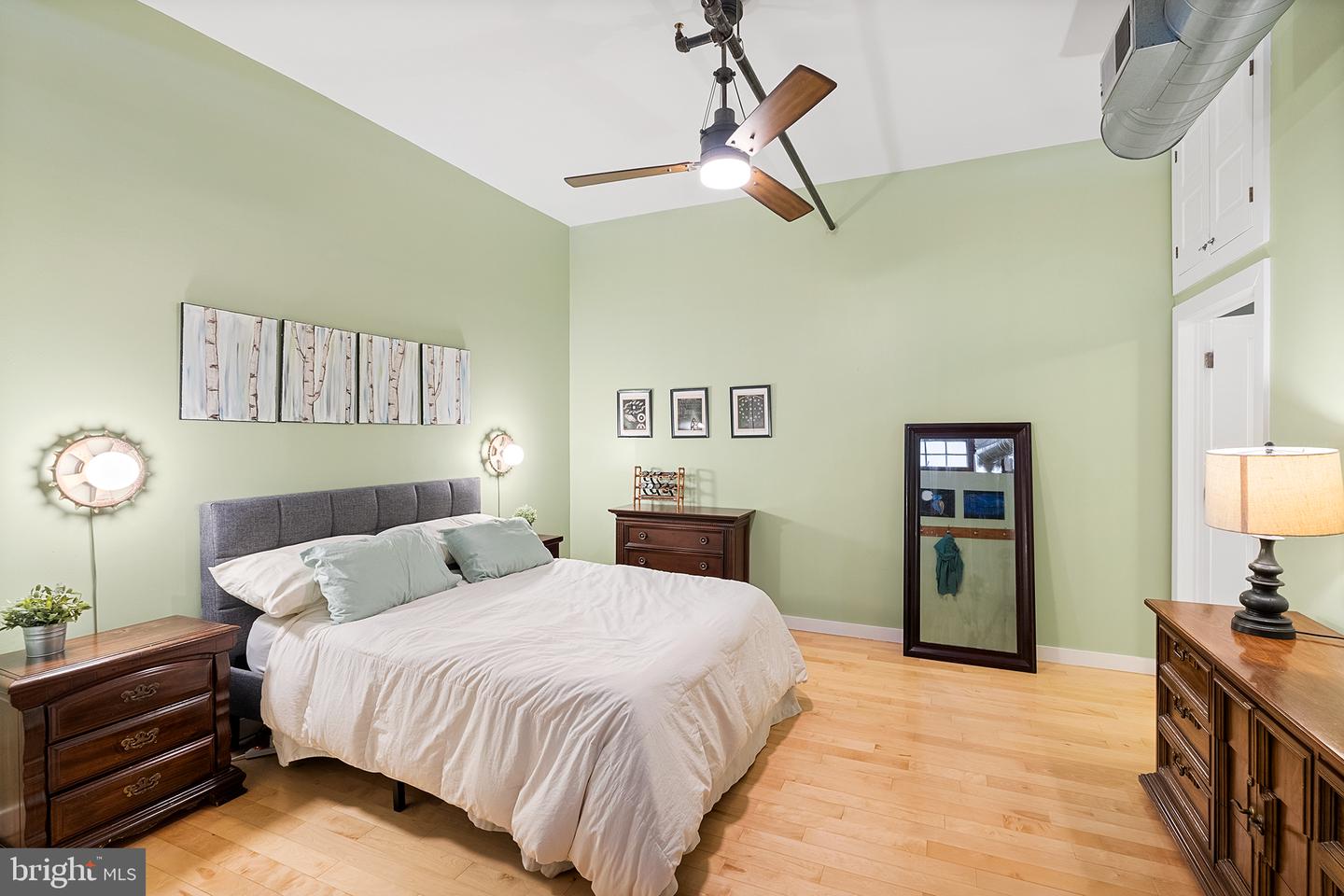 1125 E Columbia Ave #202