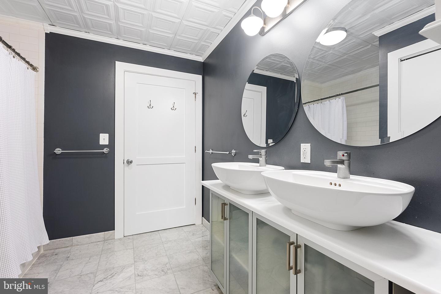 1125 E Columbia Ave #202