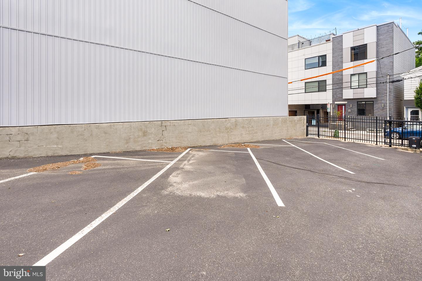 1125 E Columbia Ave #202