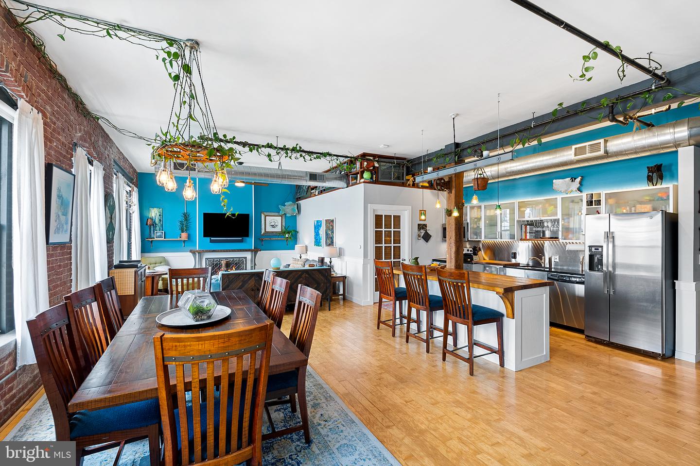 1125 E Columbia Ave #202