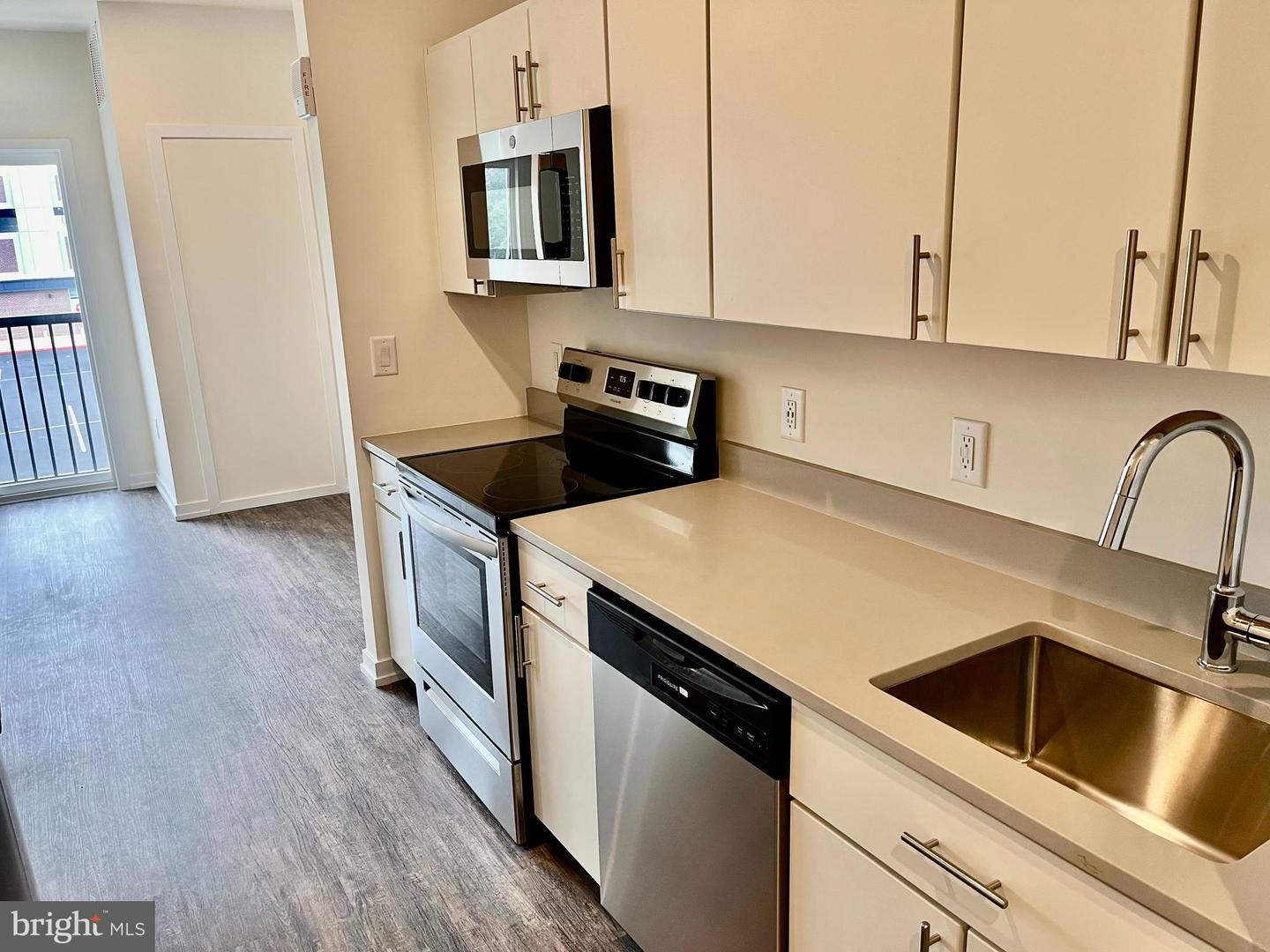 2077 Ridge Ave #2409