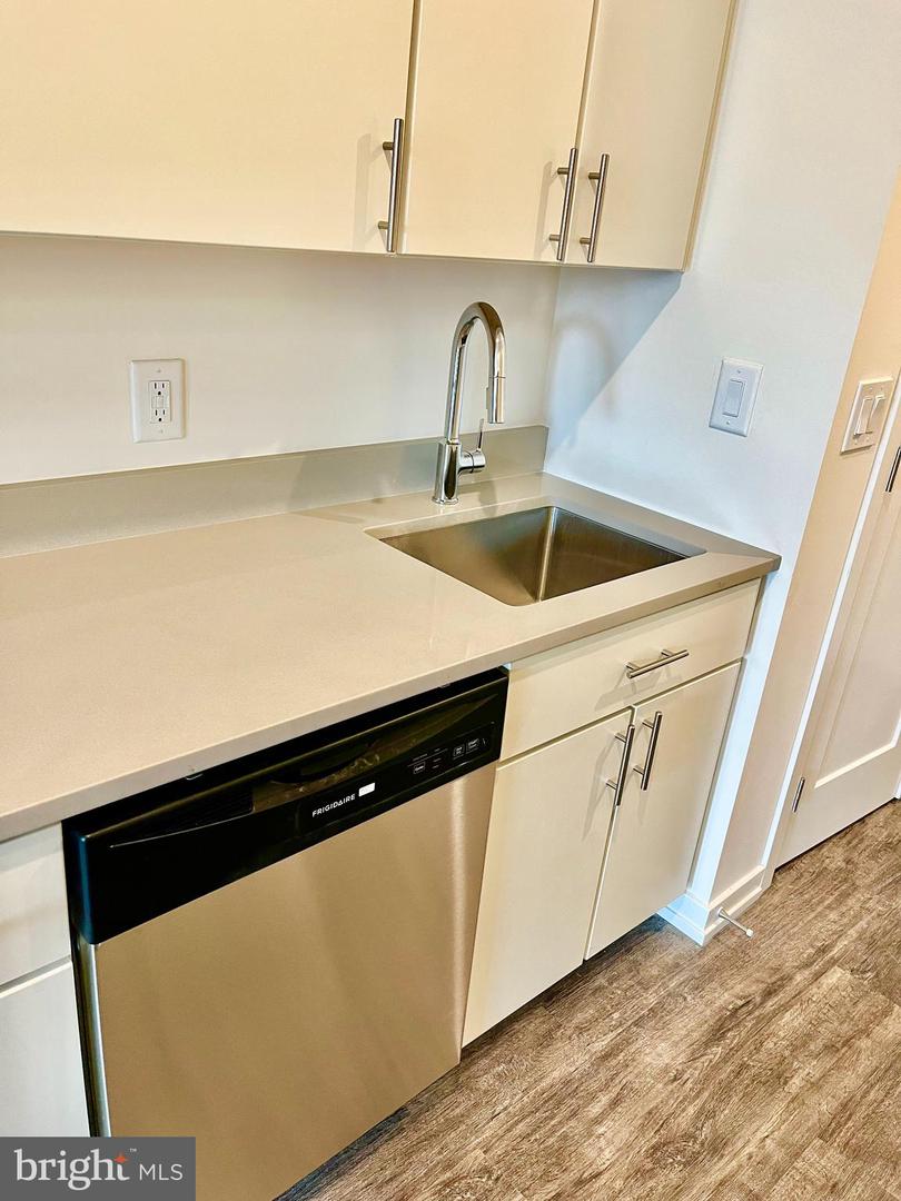 2077 Ridge Ave #1204