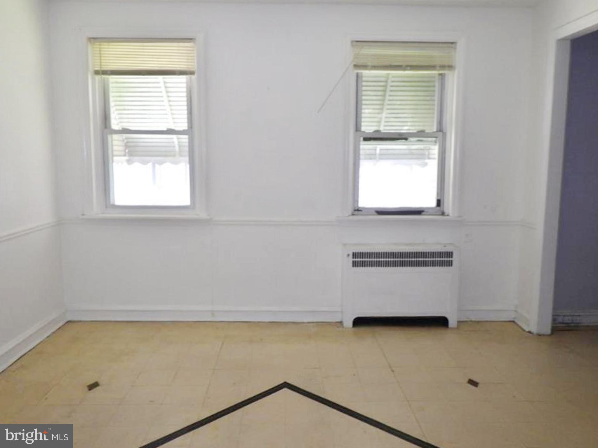 1512 E Washington Ln