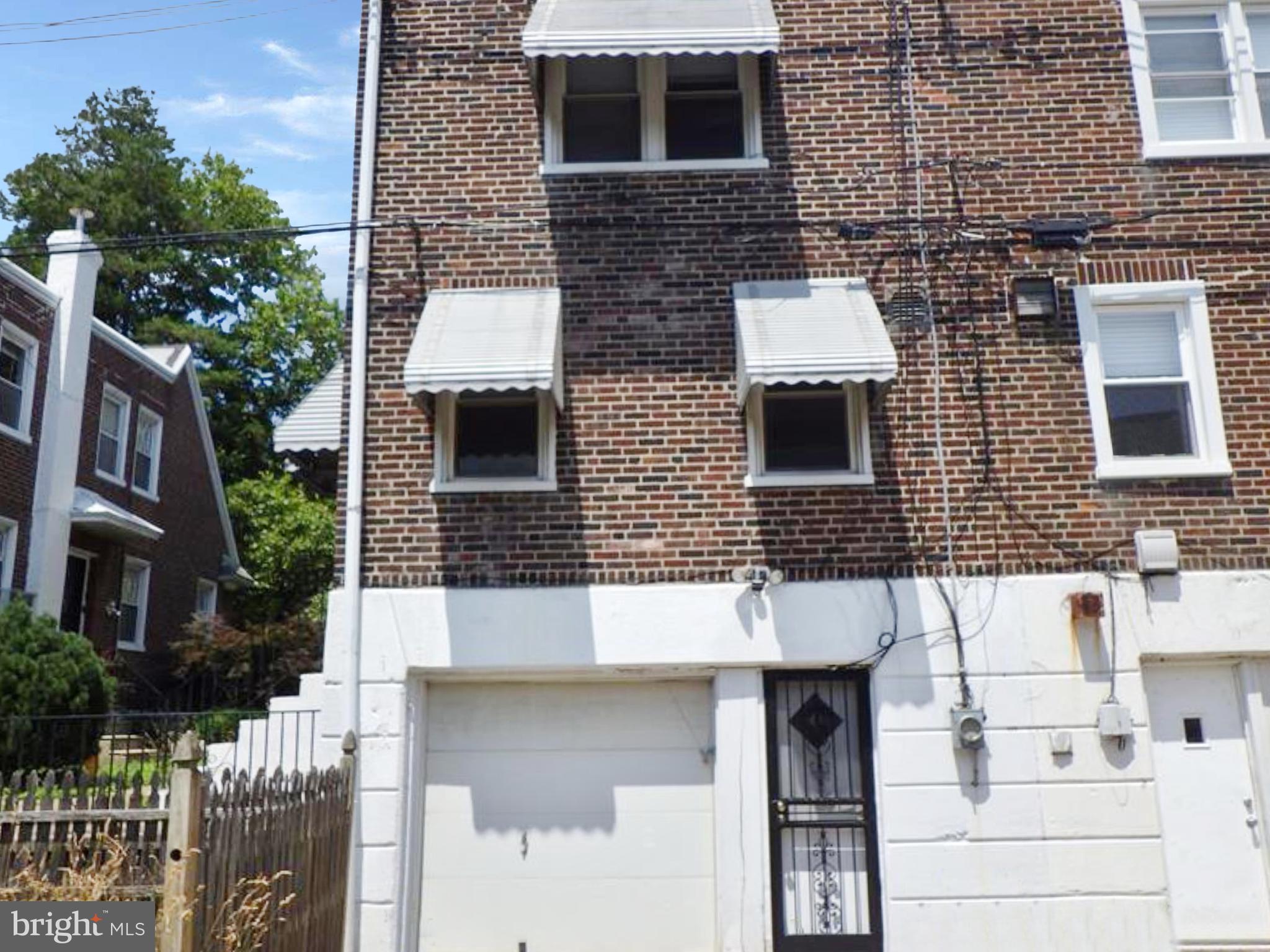 1512 E Washington Ln