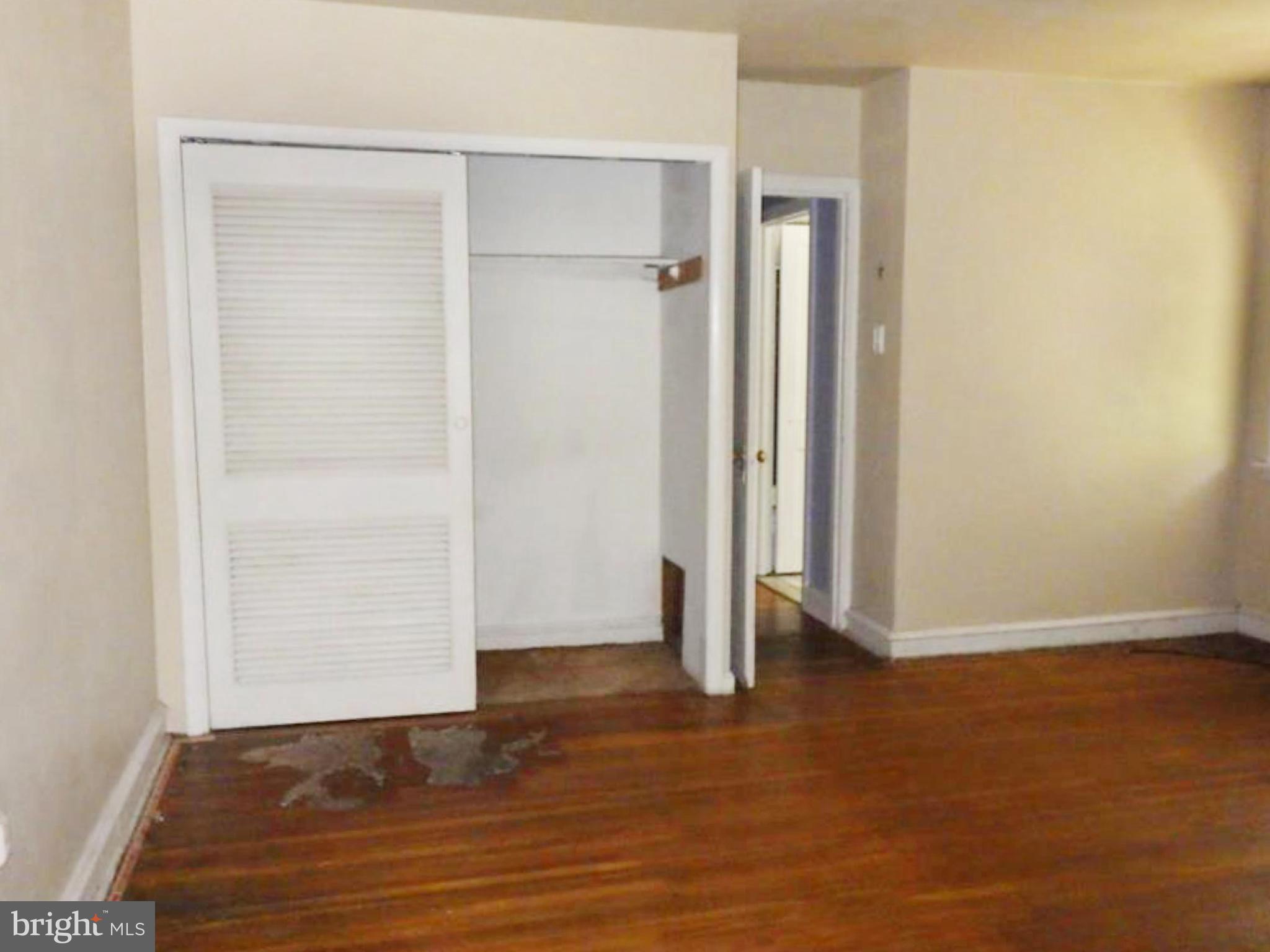 1512 E Washington Ln