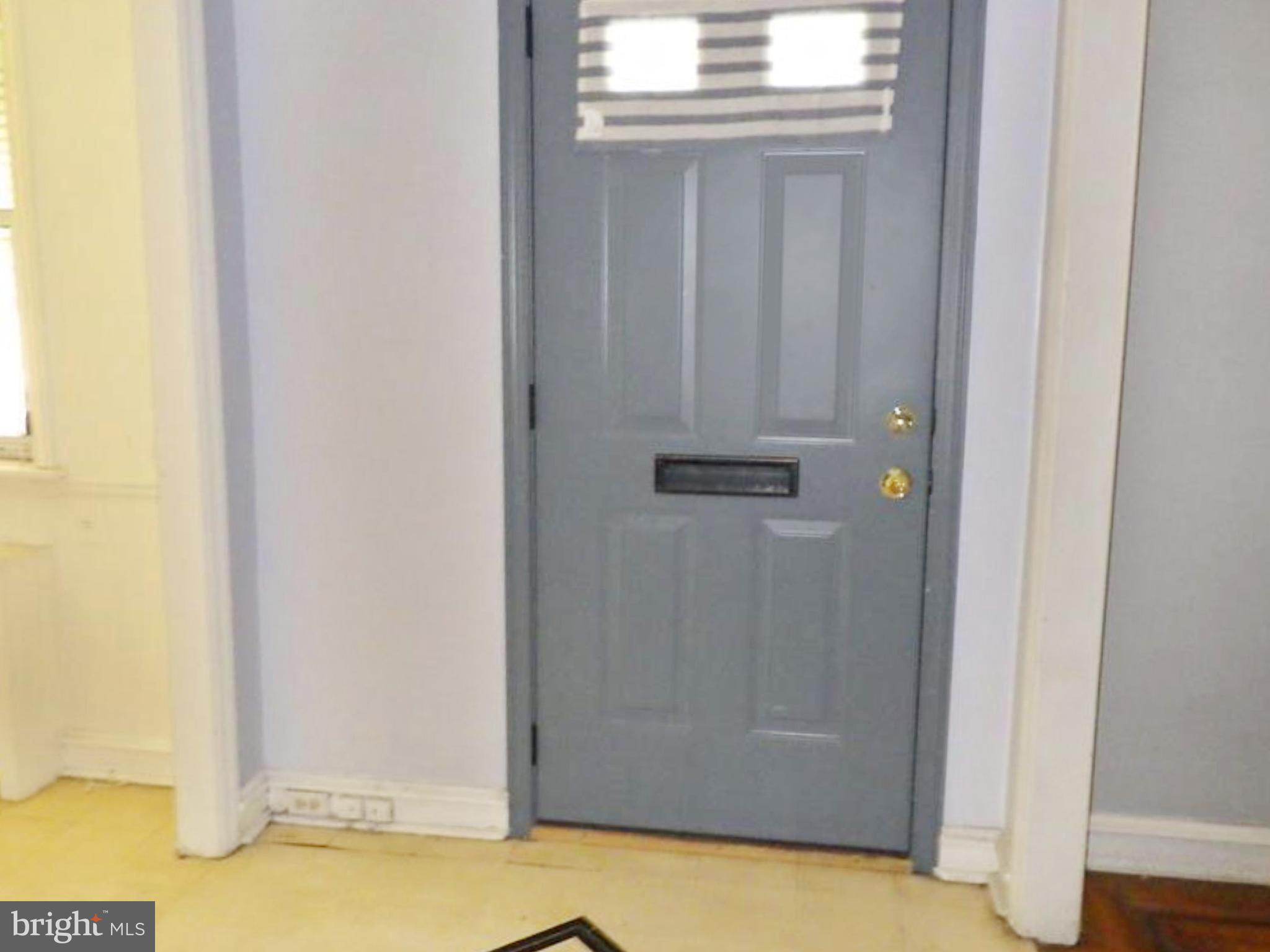 1512 E Washington Ln