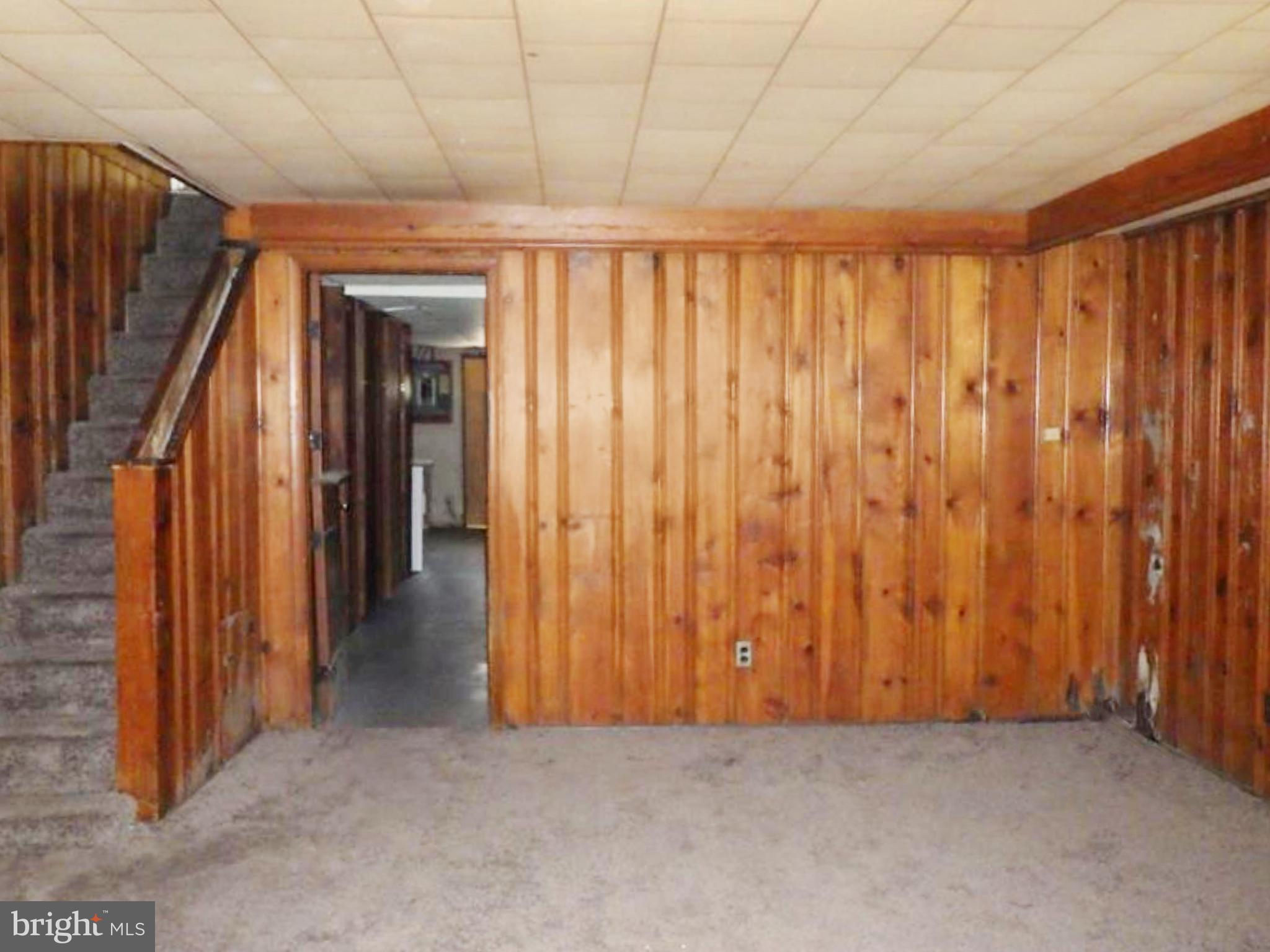 1512 E Washington Ln