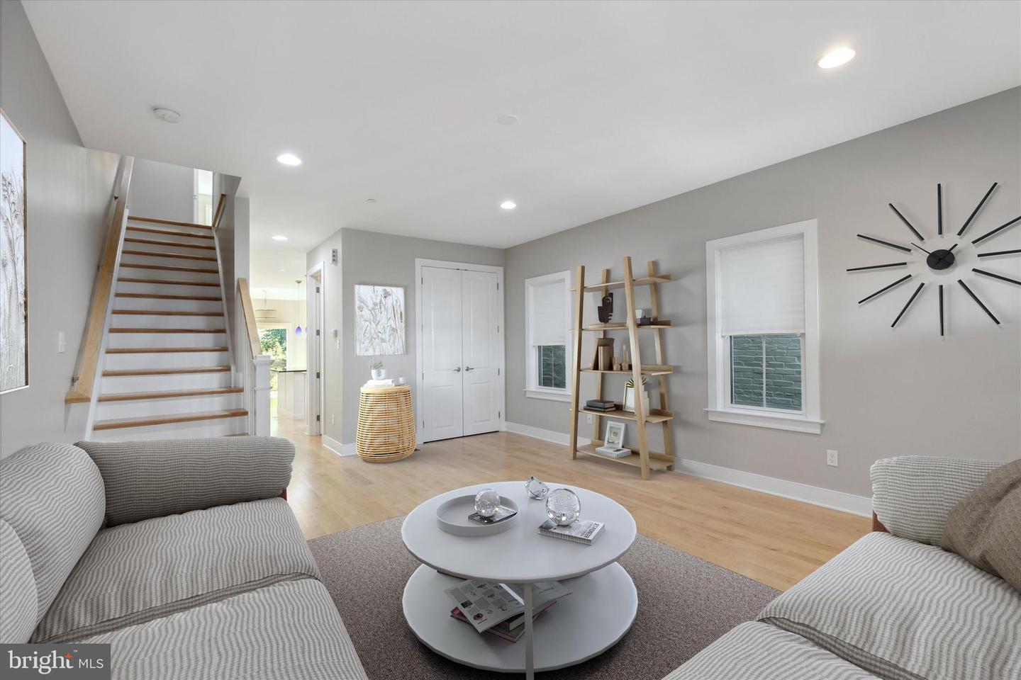 345 Leverington Ave