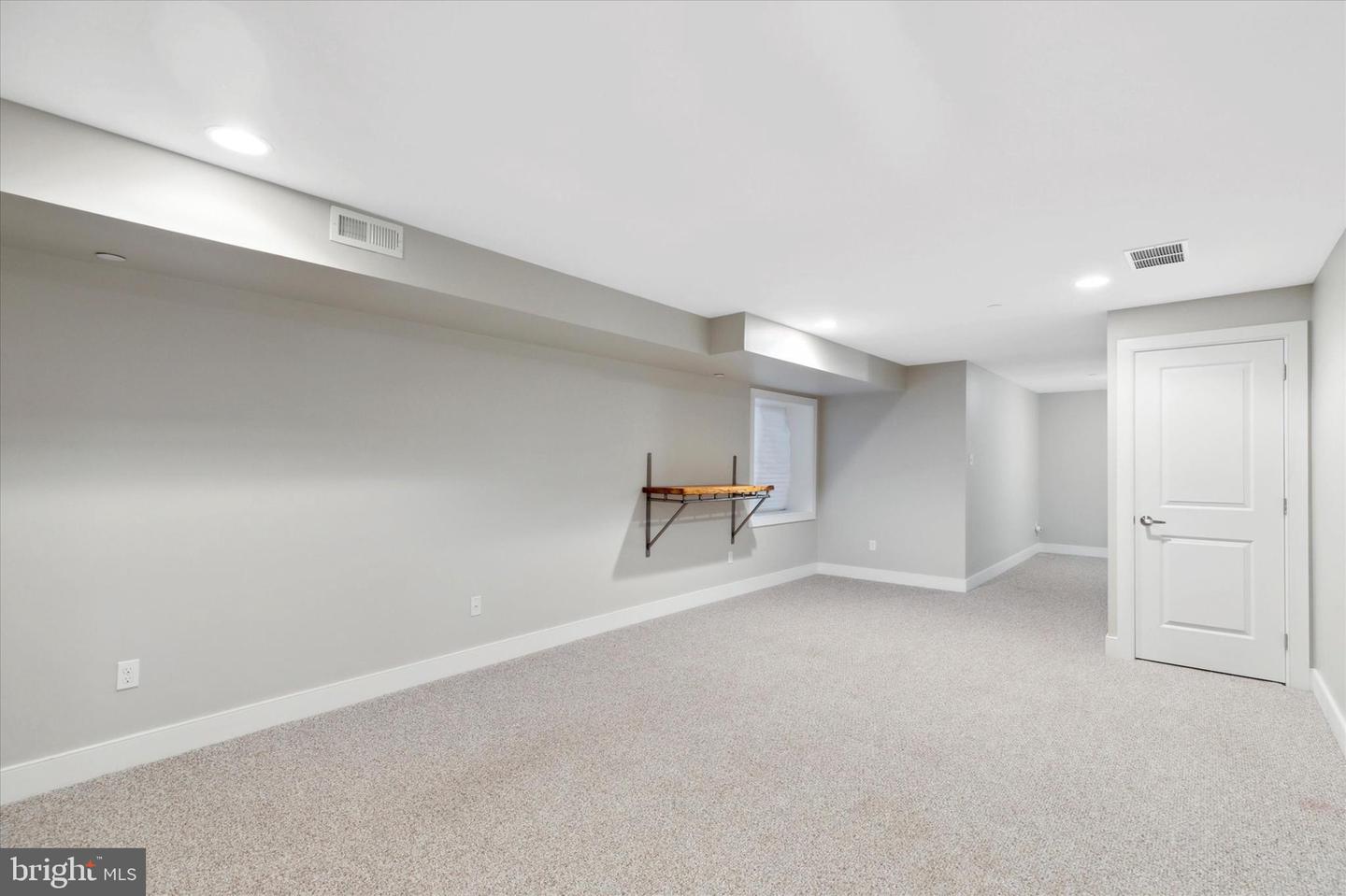 345 Leverington Ave