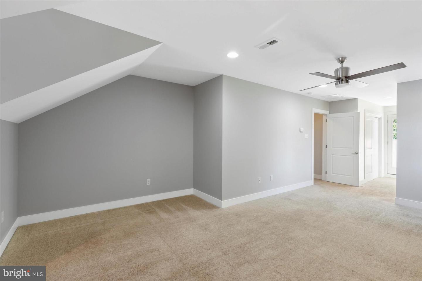 345 Leverington Ave