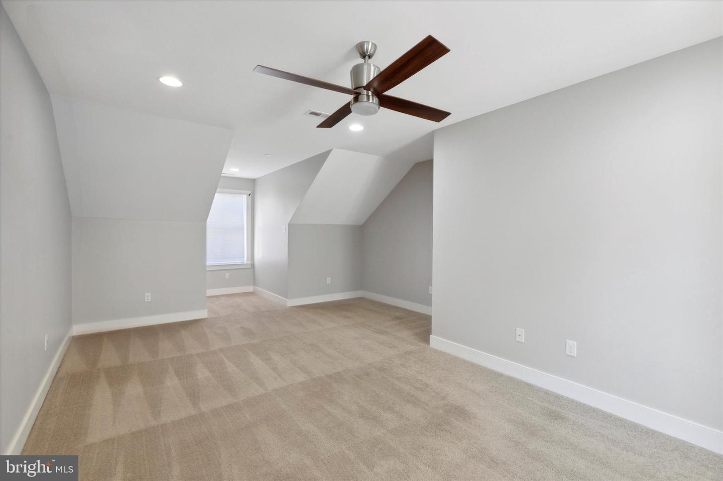 345 Leverington Ave