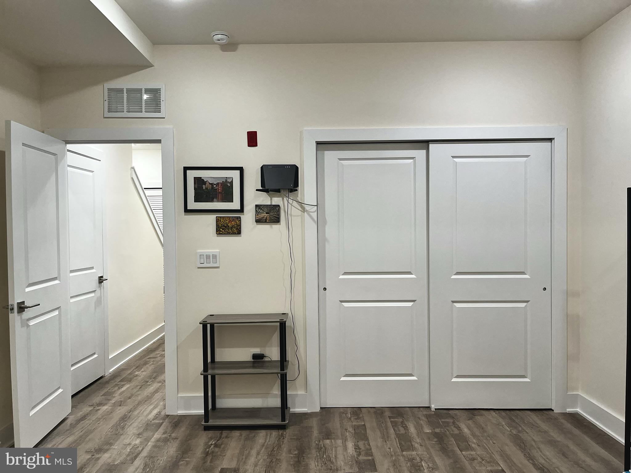 512 W Montgomery Ave #1