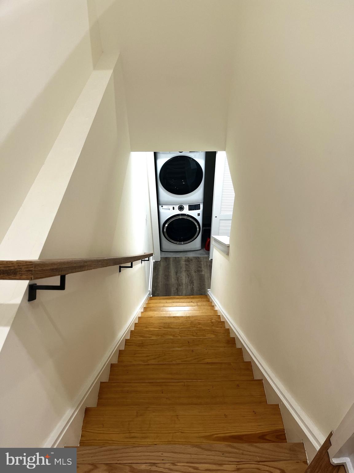 512 W Montgomery Ave #1