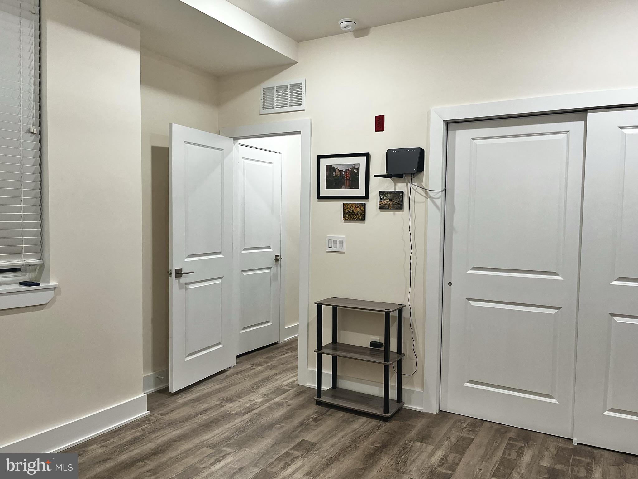 512 W Montgomery Ave #1