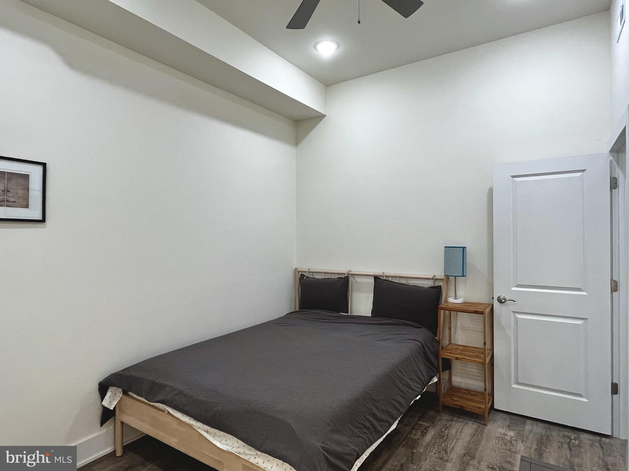 512 W Montgomery Ave #1