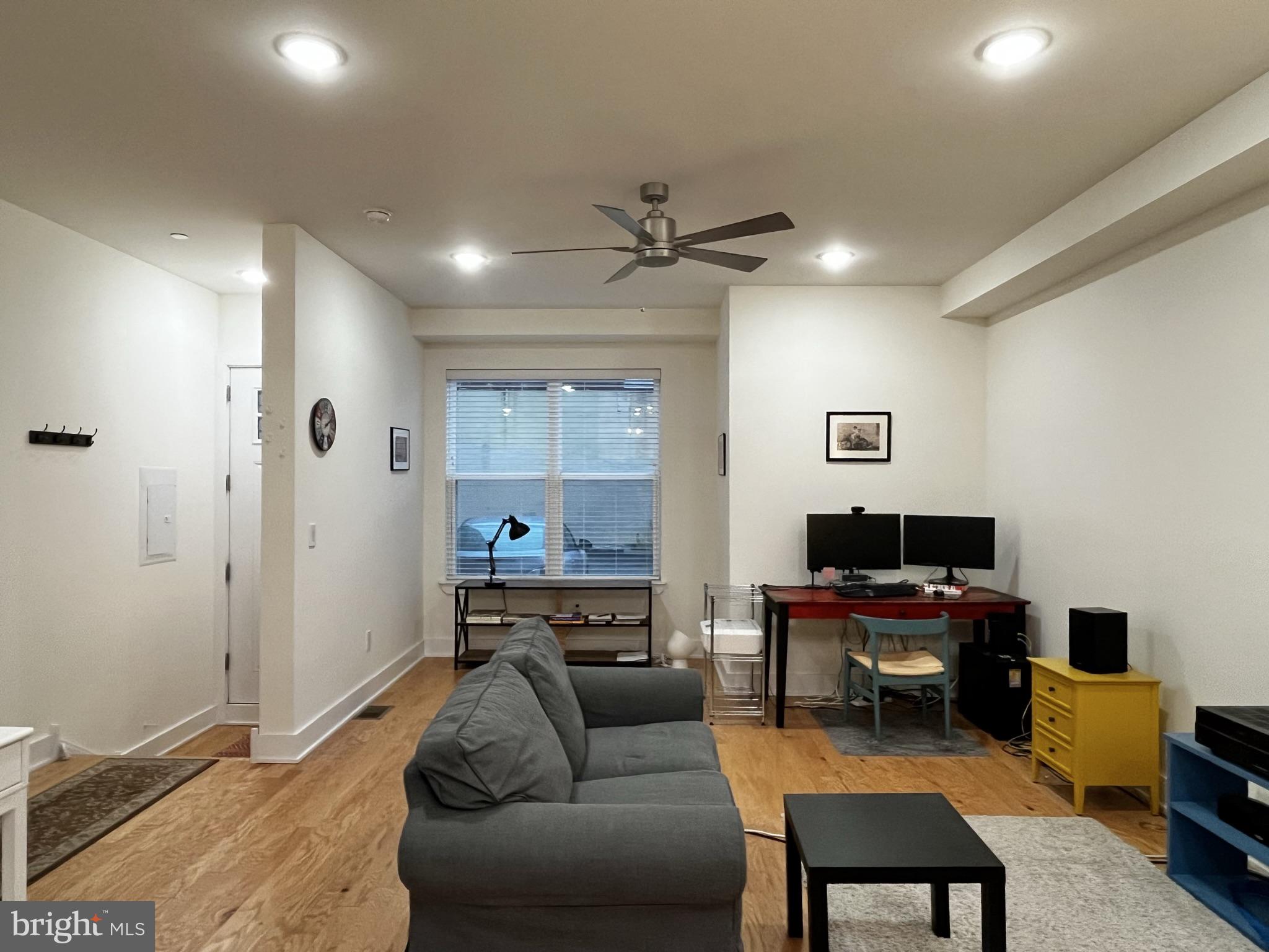 512 W Montgomery Ave #1