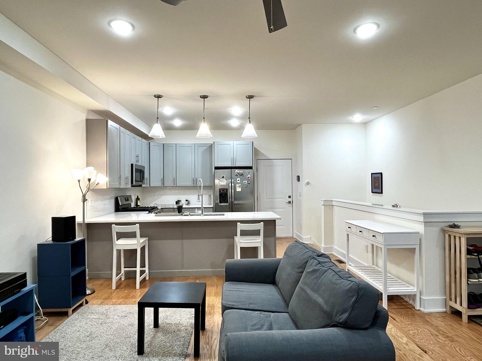 512 W Montgomery Ave #1