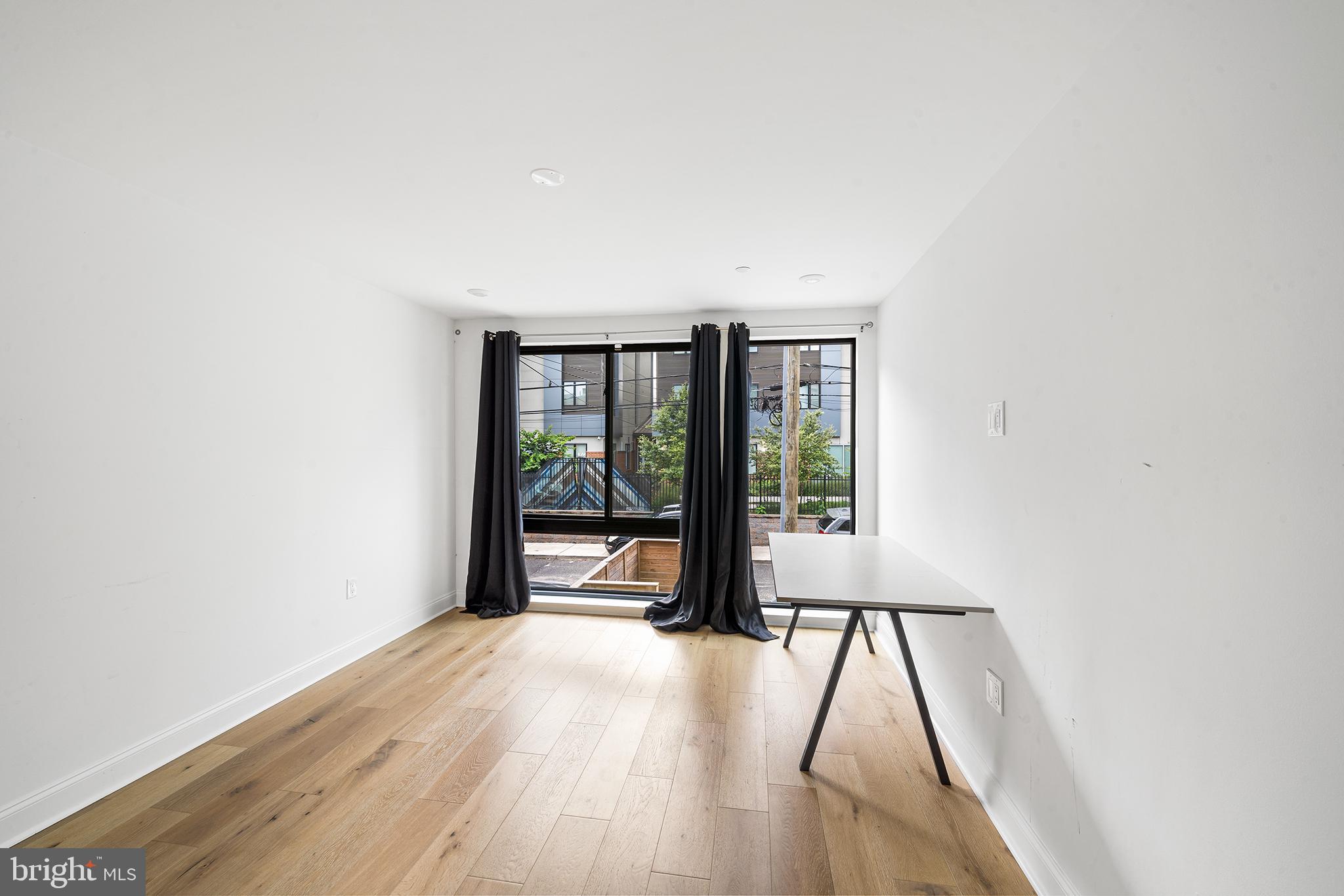 1316 N Franklin St #3