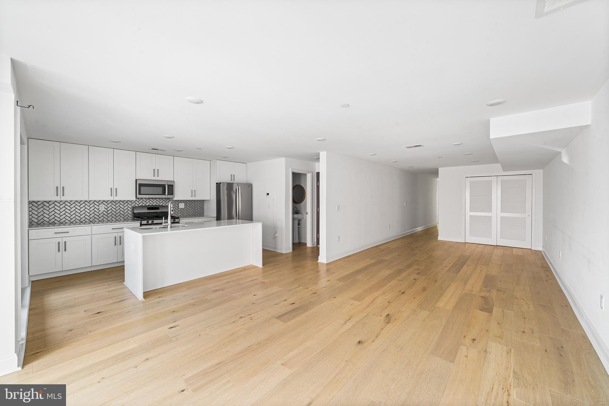 1316 N Franklin St #3