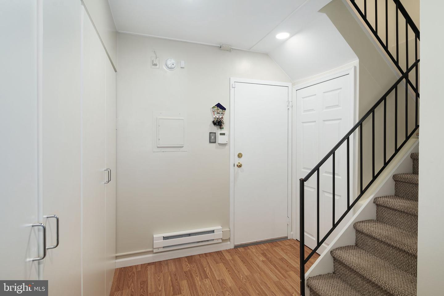 2201-09 Arch St #114