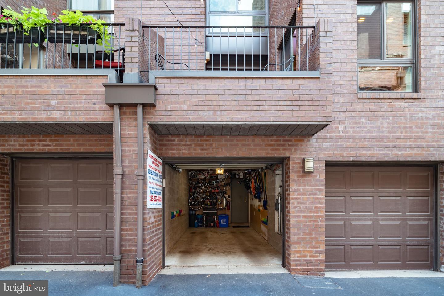 2201-09 Arch St #114