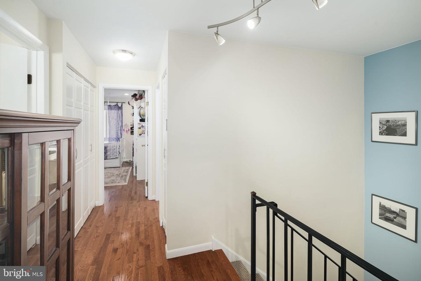 2201-09 Arch St #114