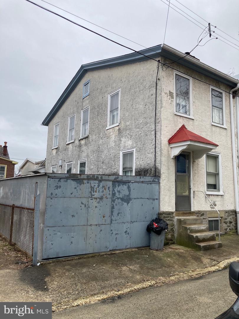 237 E Springer St