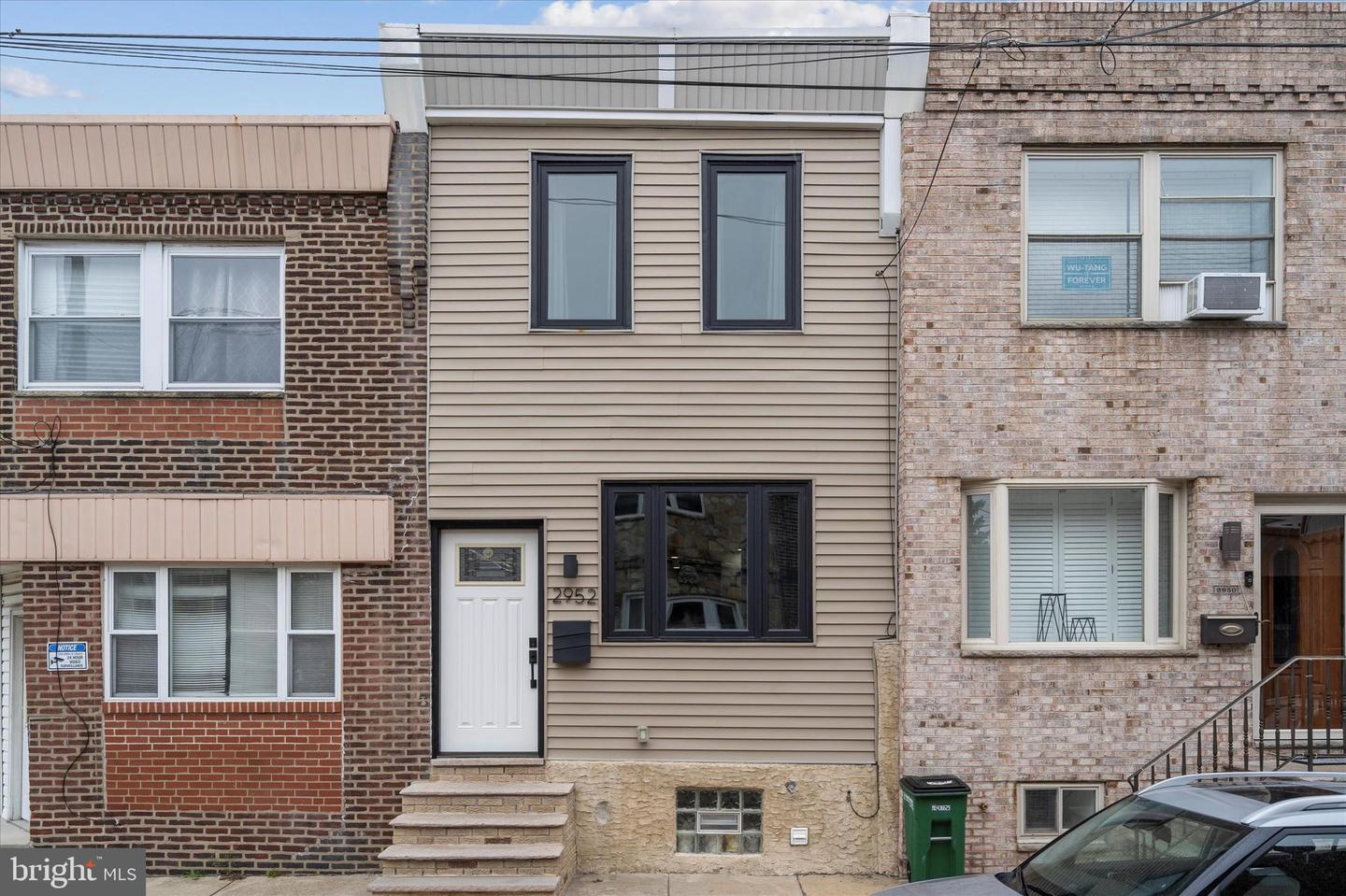2952 S Sydenham St