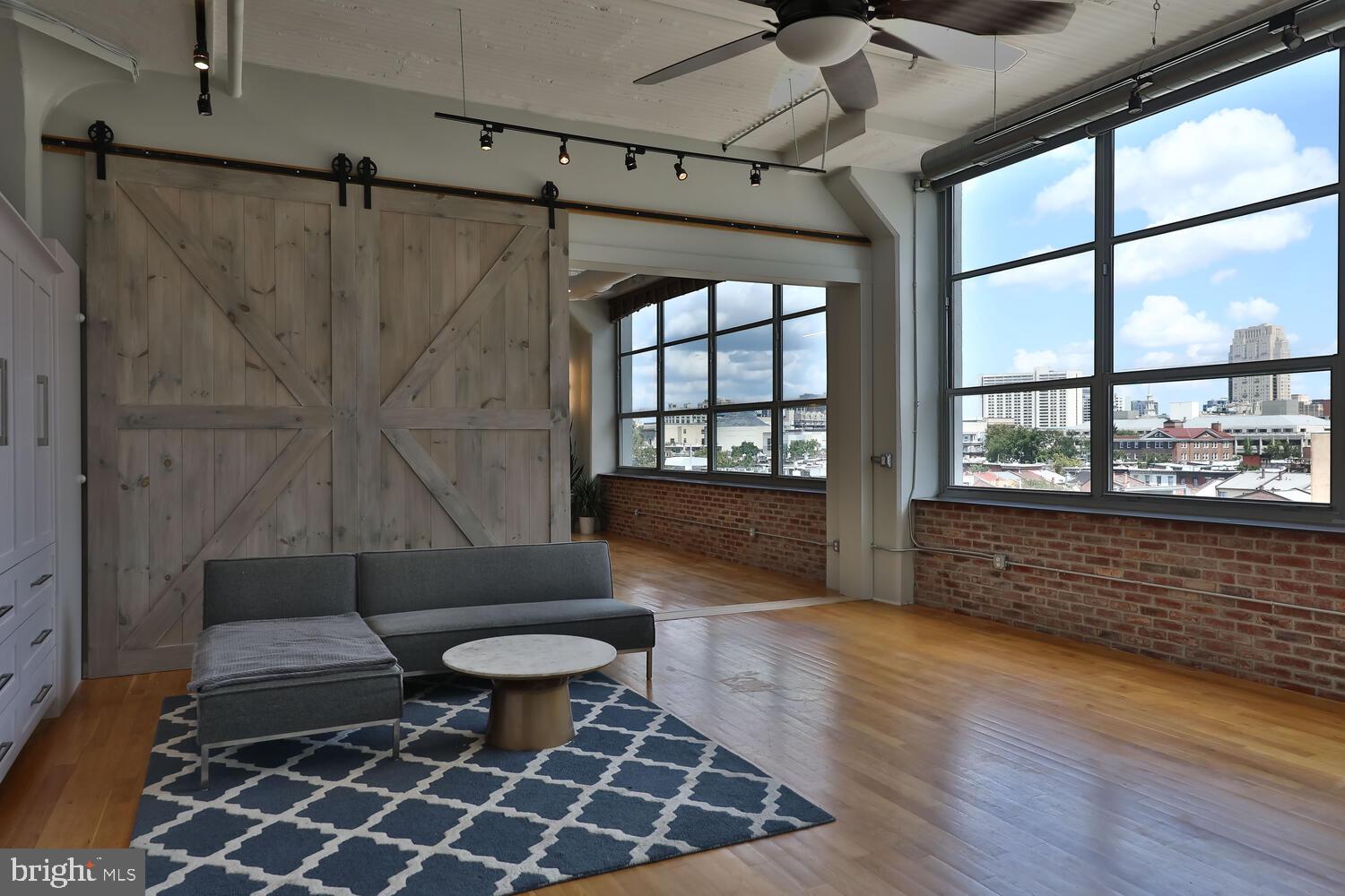 2200-28 Arch St #506+507
