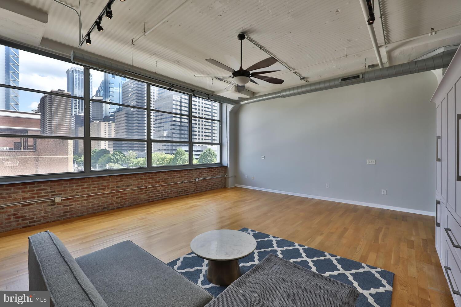 2200-28 Arch St #506+507