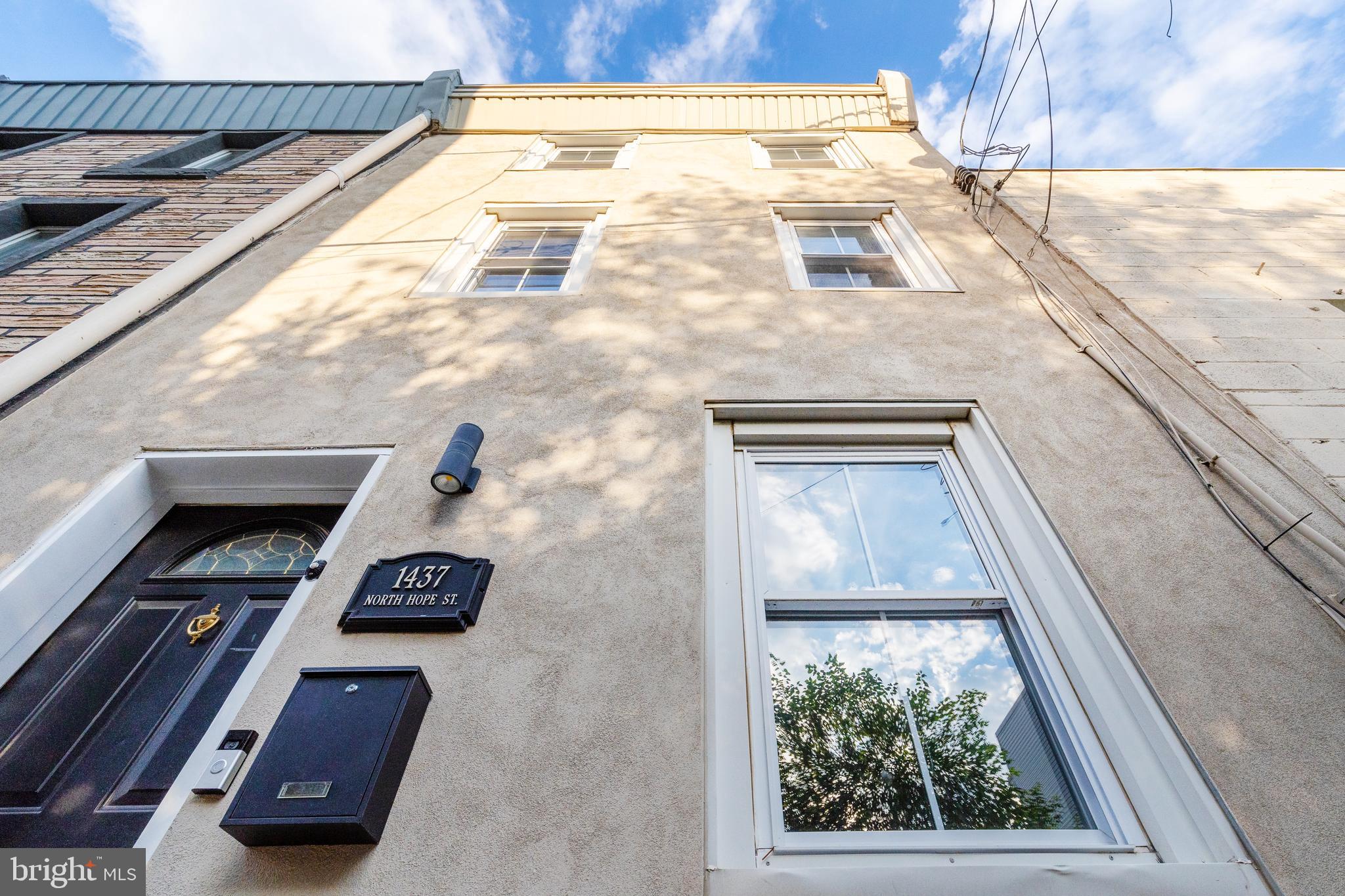 1437 N Hope St