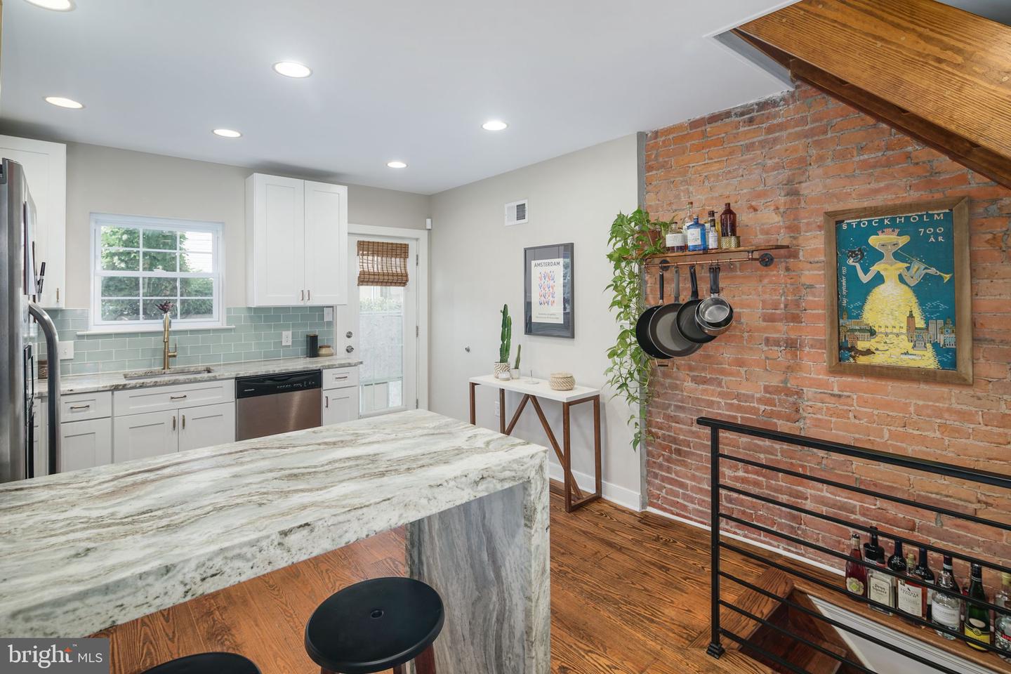 1937 Titan St