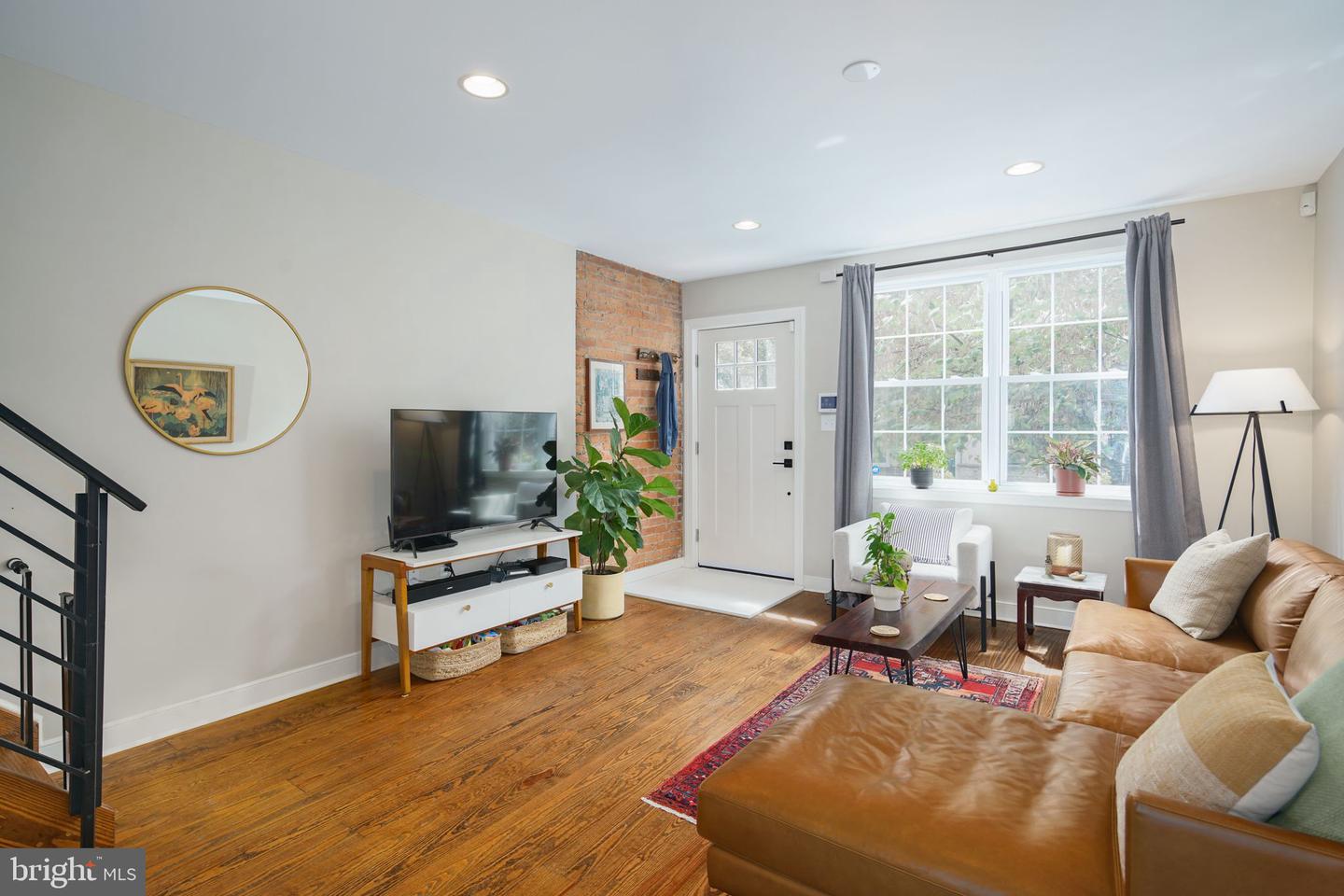 1937 Titan St