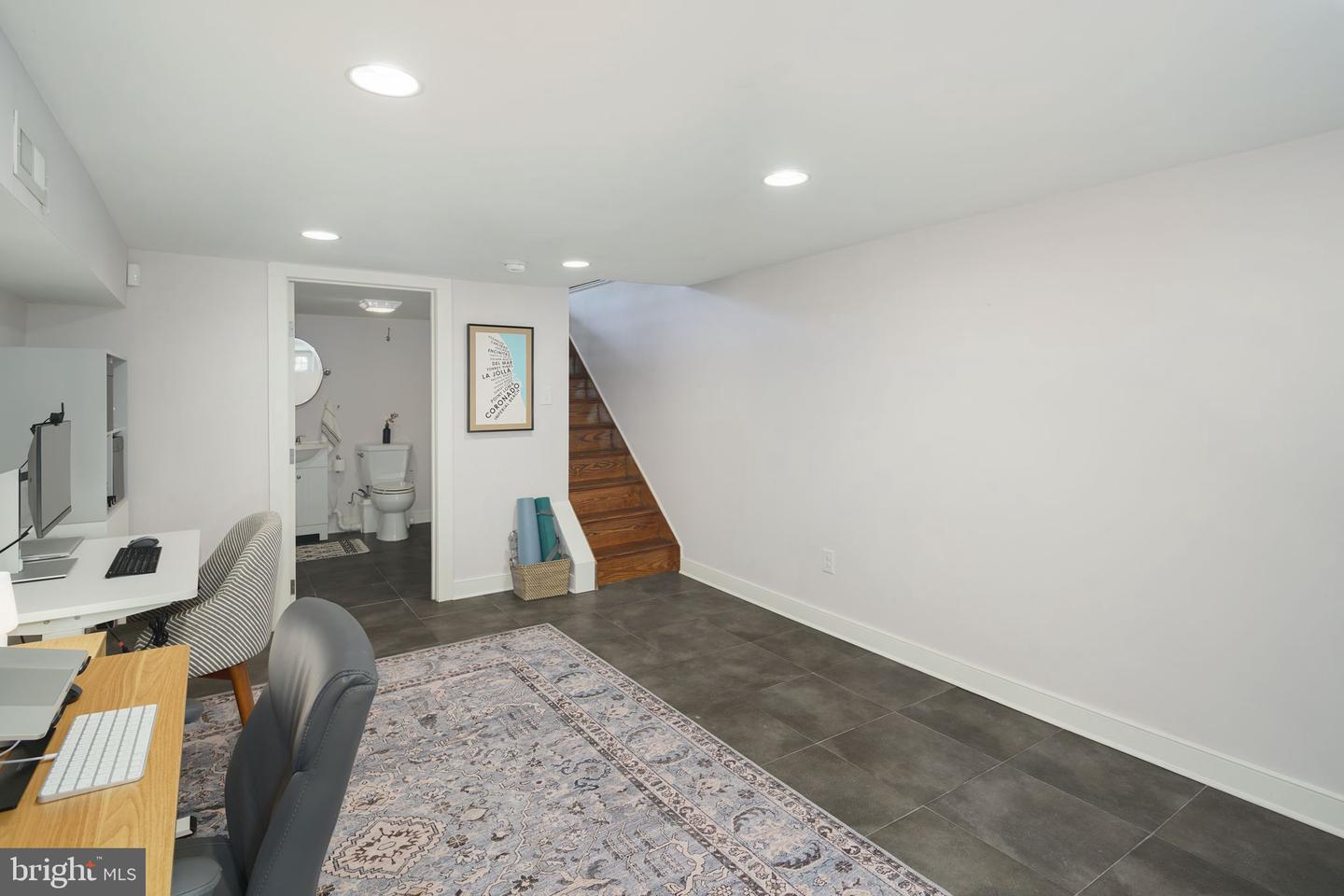 1937 Titan St