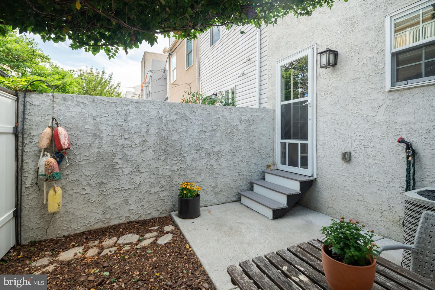 1937 Titan St