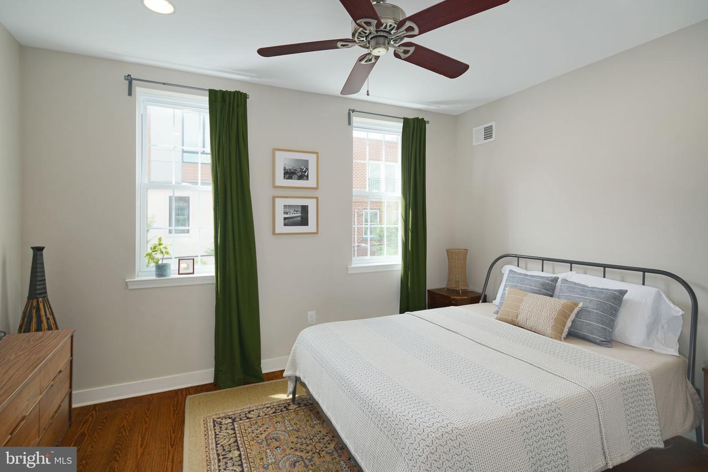 1937 Titan St