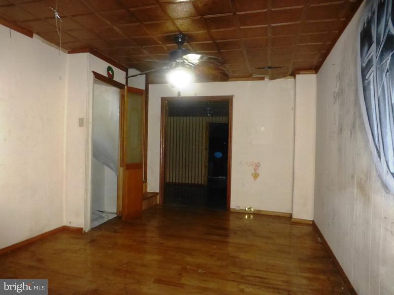 2751 Pratt St