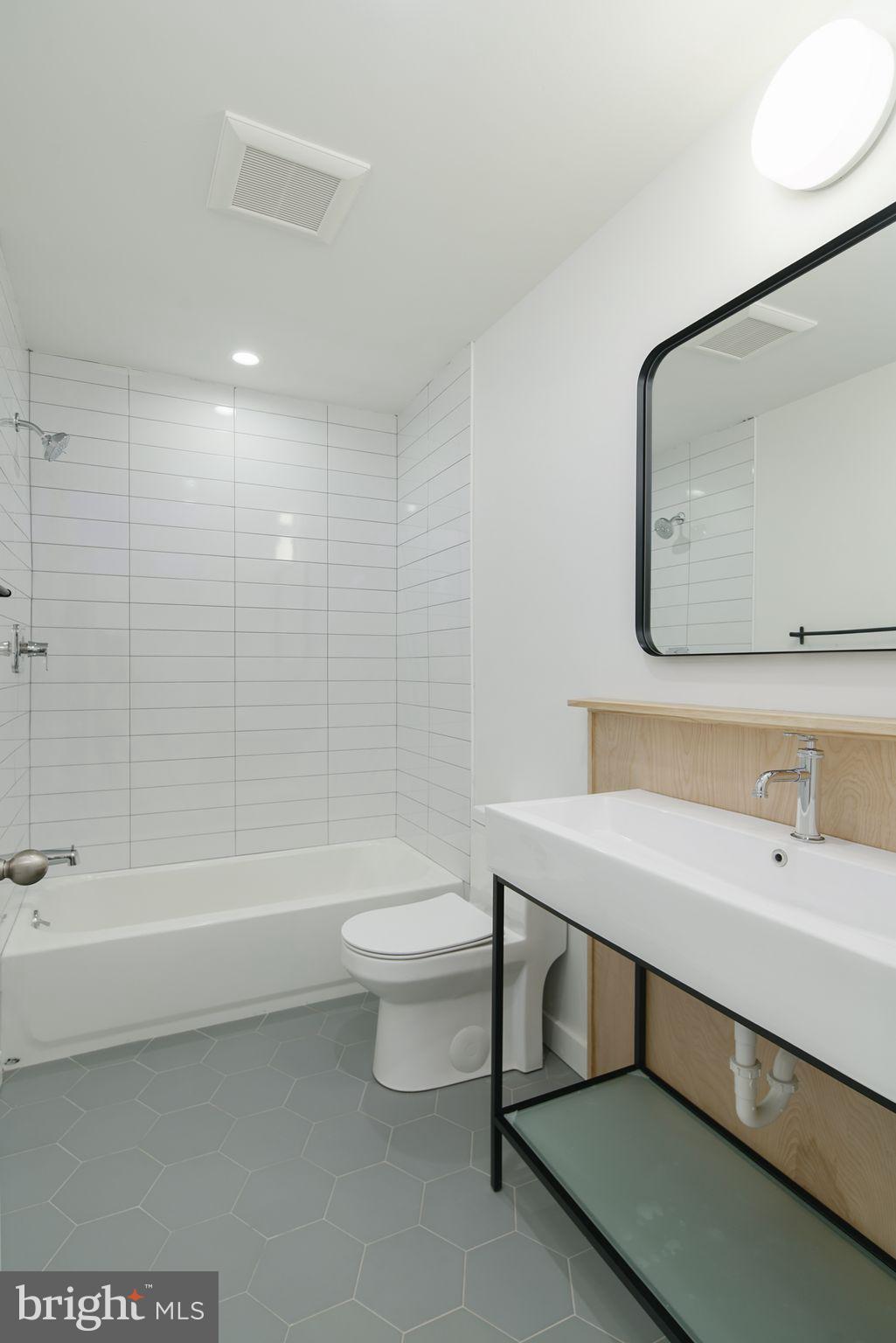 2331 Frankford Ave #2