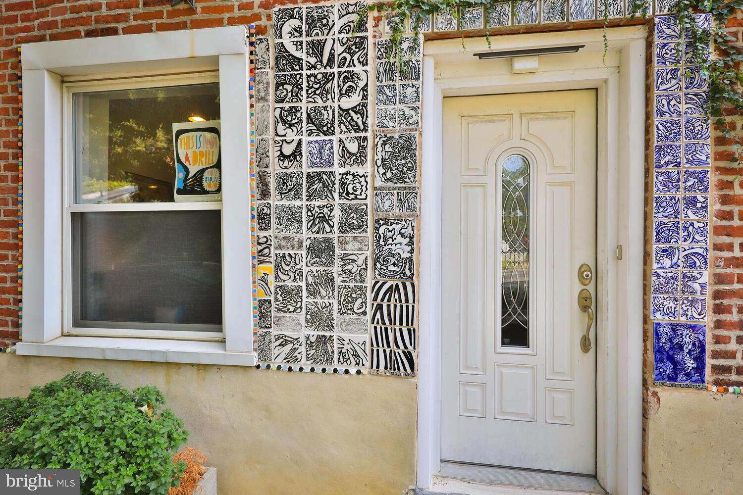 1123 N Orianna St #Front