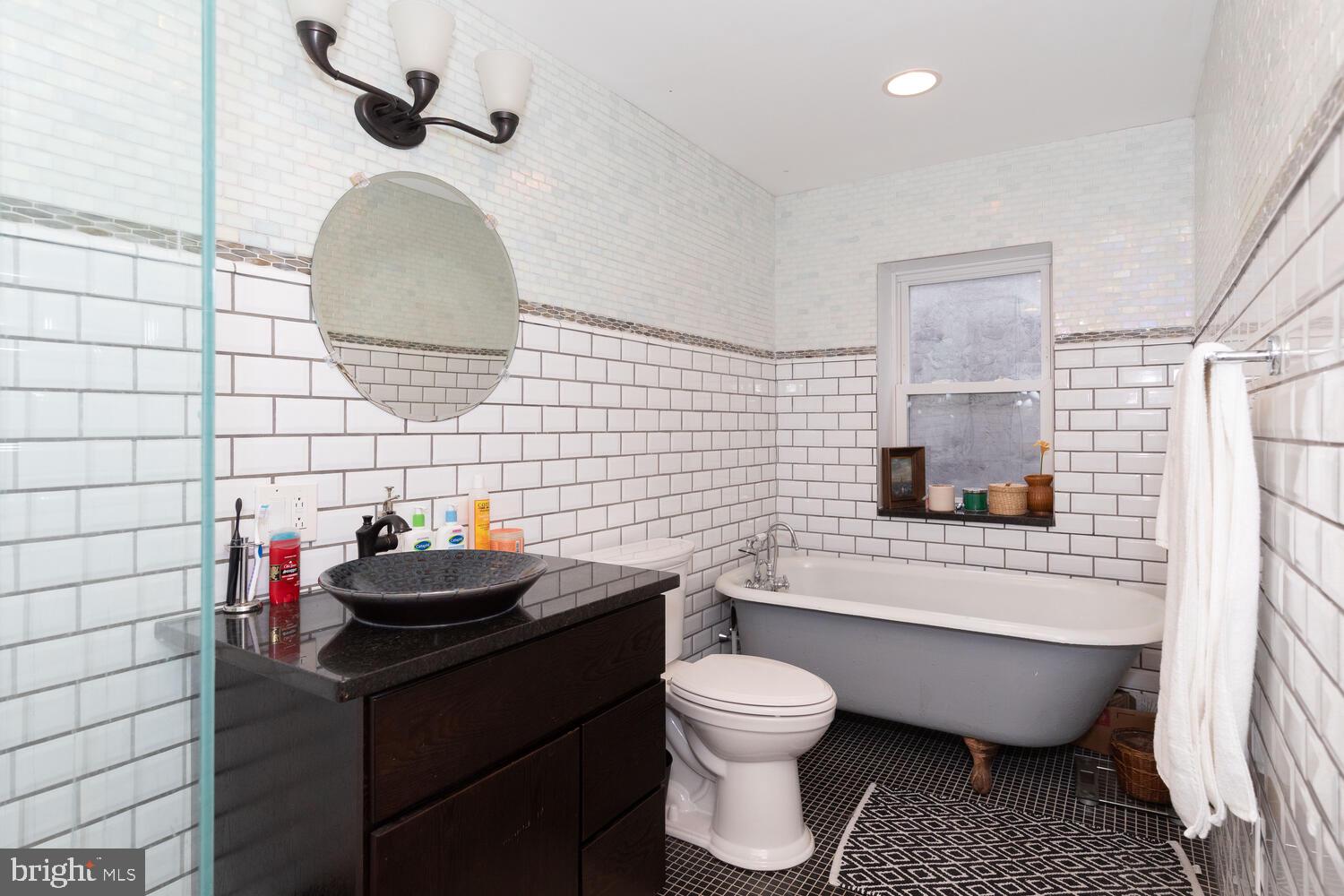 1123 N Orianna St #Front