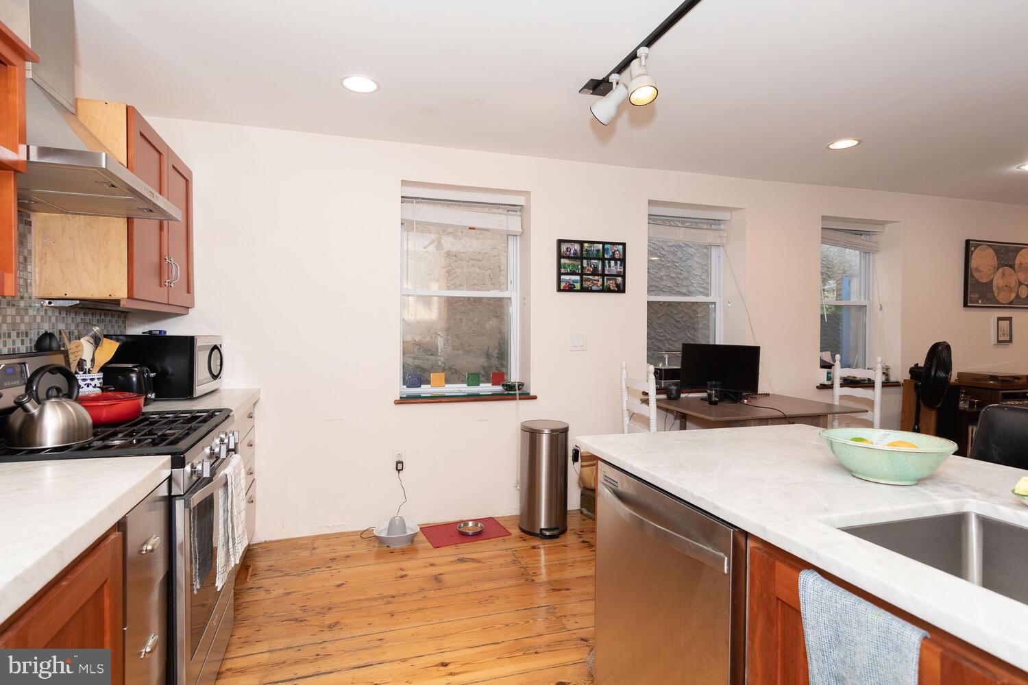 1123 N Orianna St #Front